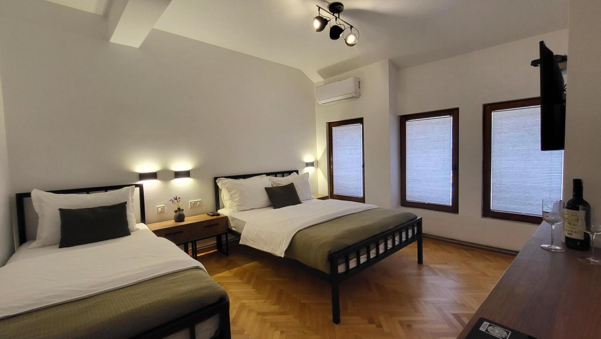 Grand Boutique Hotel Pristina Exterior photo